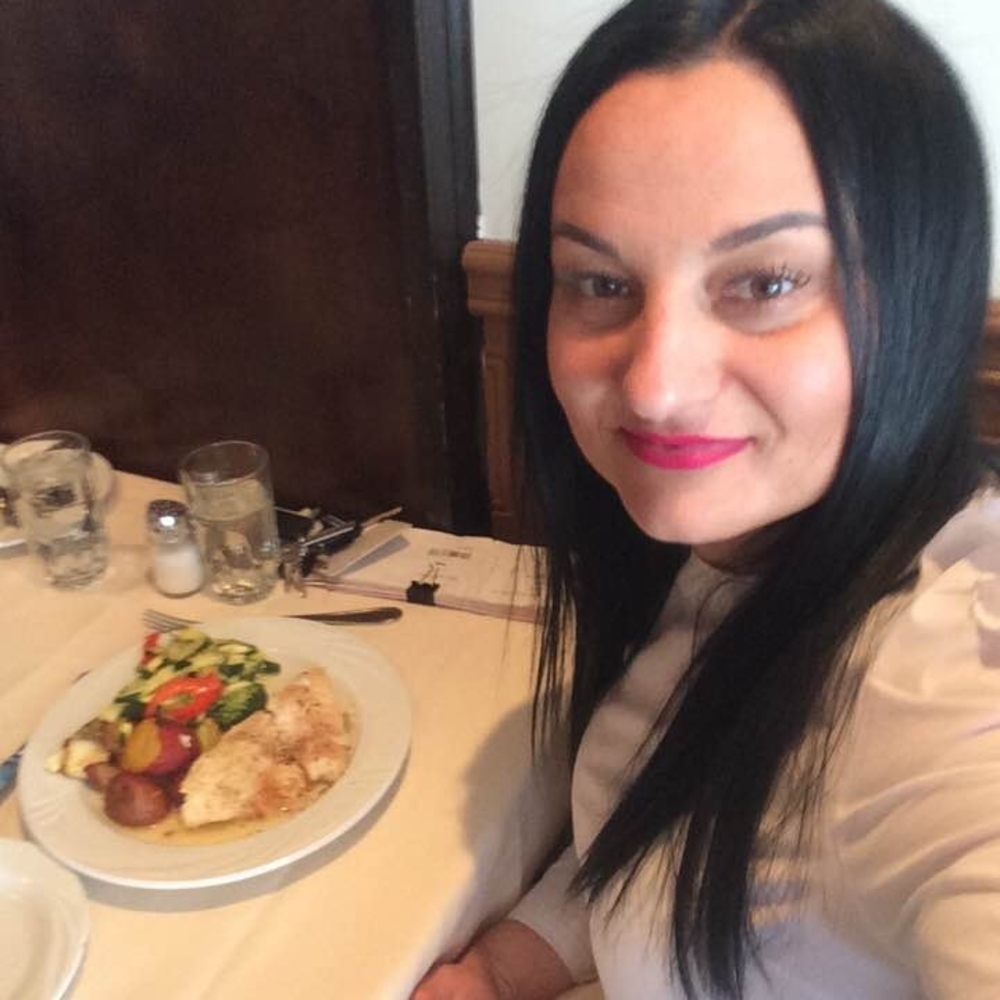 Meet your Posher, Rodica